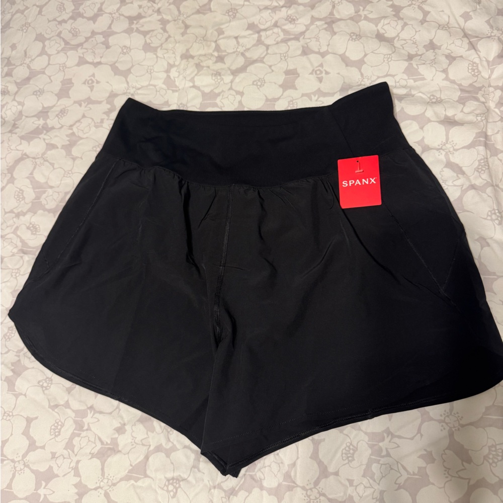 Spanx Women's Get Moving Black Run Shorts